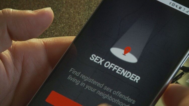App alerts parents when kids are contacted by sex offenders